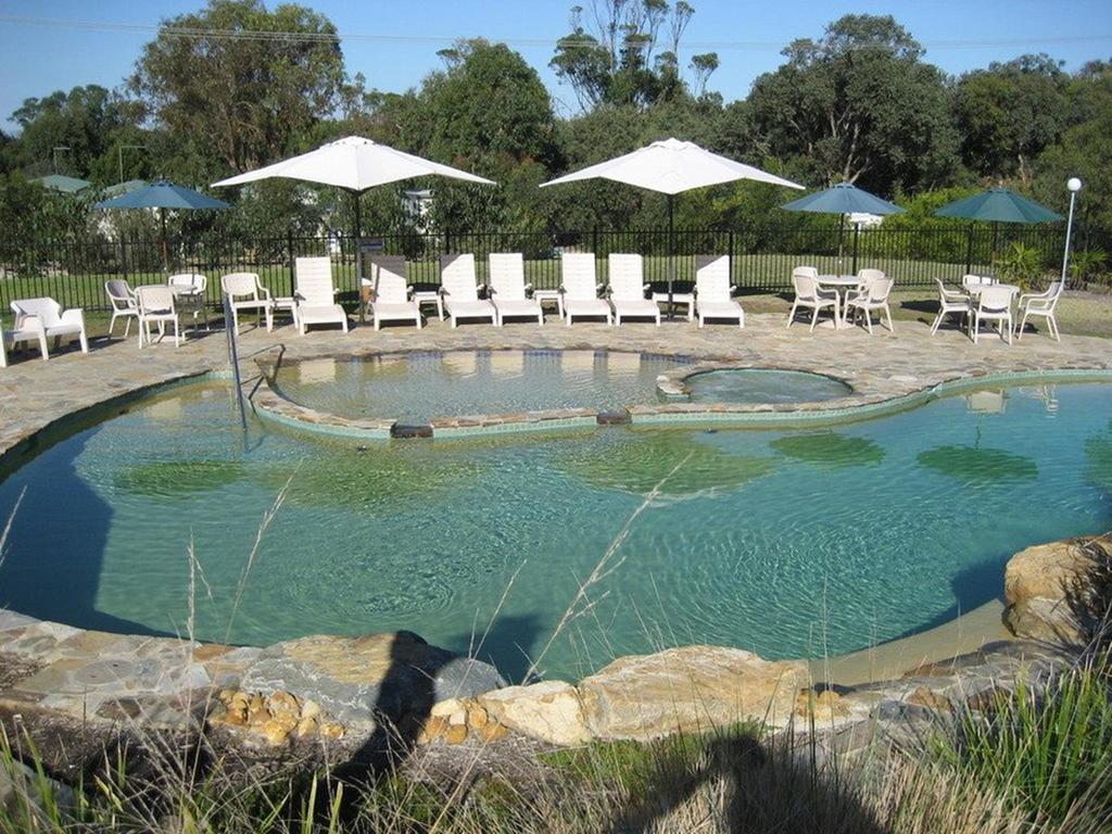 The Lakes Beachfront Holiday Park Lake Tyers Beach Exterior photo