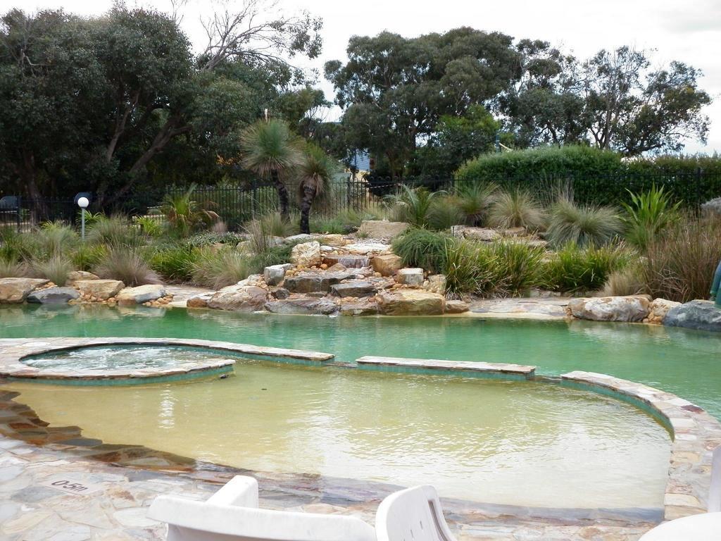The Lakes Beachfront Holiday Park Lake Tyers Beach Exterior photo