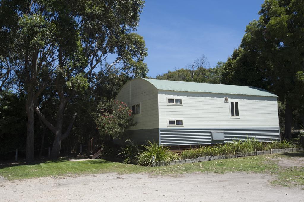 The Lakes Beachfront Holiday Park Lake Tyers Beach Exterior photo