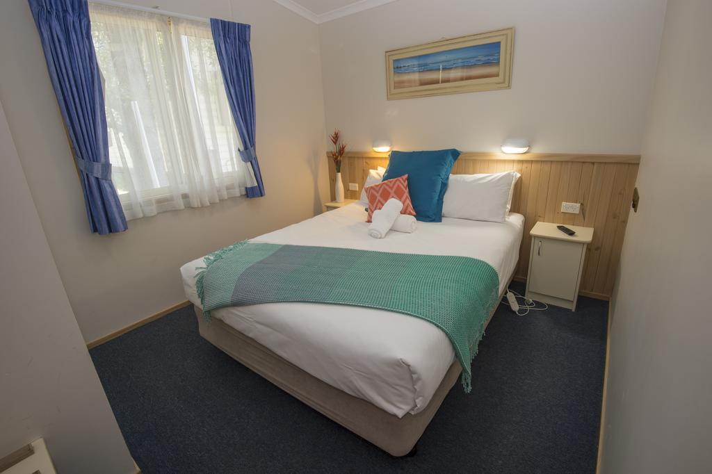 The Lakes Beachfront Holiday Park Lake Tyers Beach Exterior photo