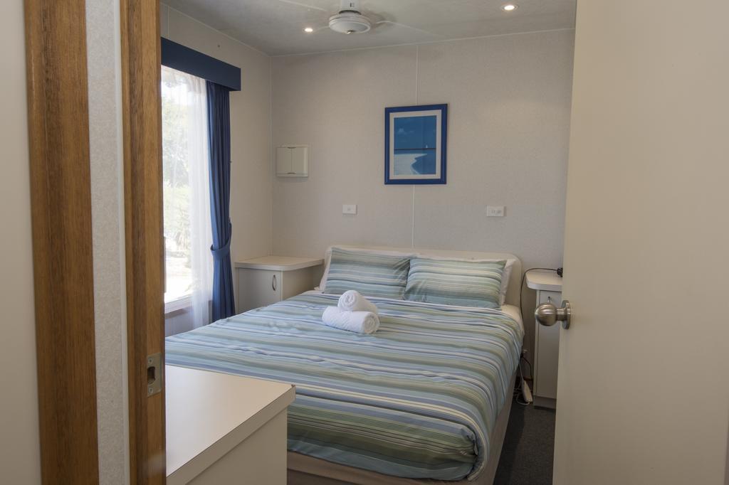 The Lakes Beachfront Holiday Park Lake Tyers Beach Exterior photo