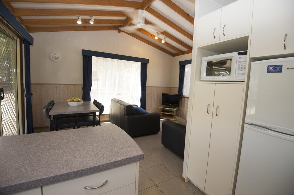 The Lakes Beachfront Holiday Park Lake Tyers Beach Exterior photo