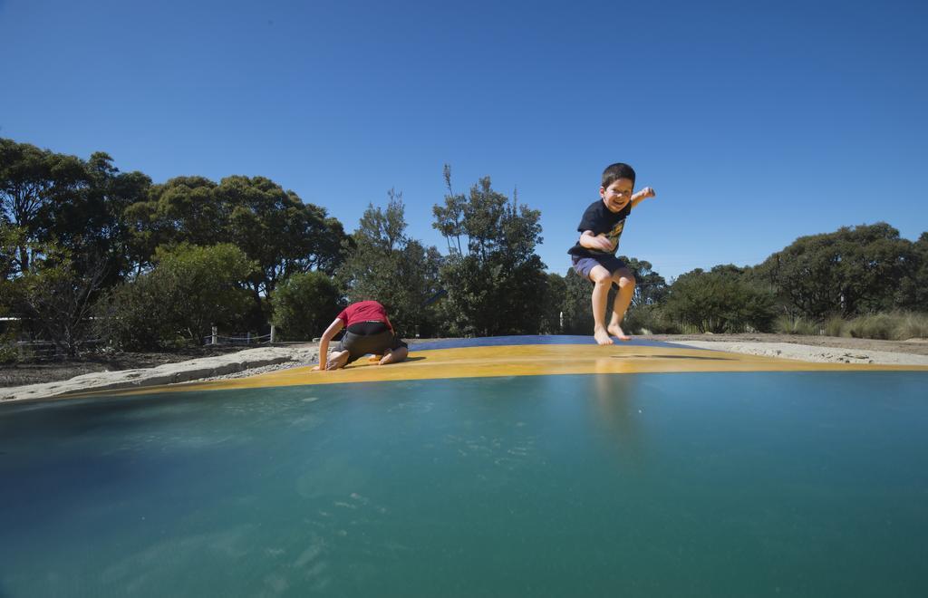 The Lakes Beachfront Holiday Park Lake Tyers Beach Exterior photo